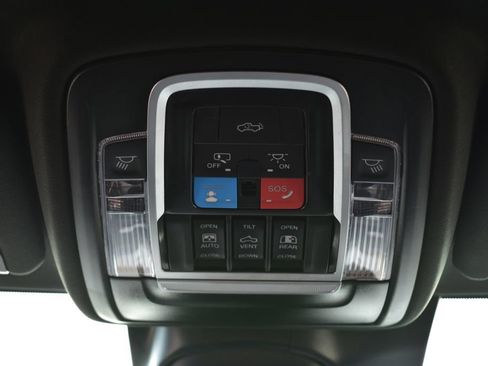 Used 2025 RAM 2500 Laramie AWD/4WD image 48