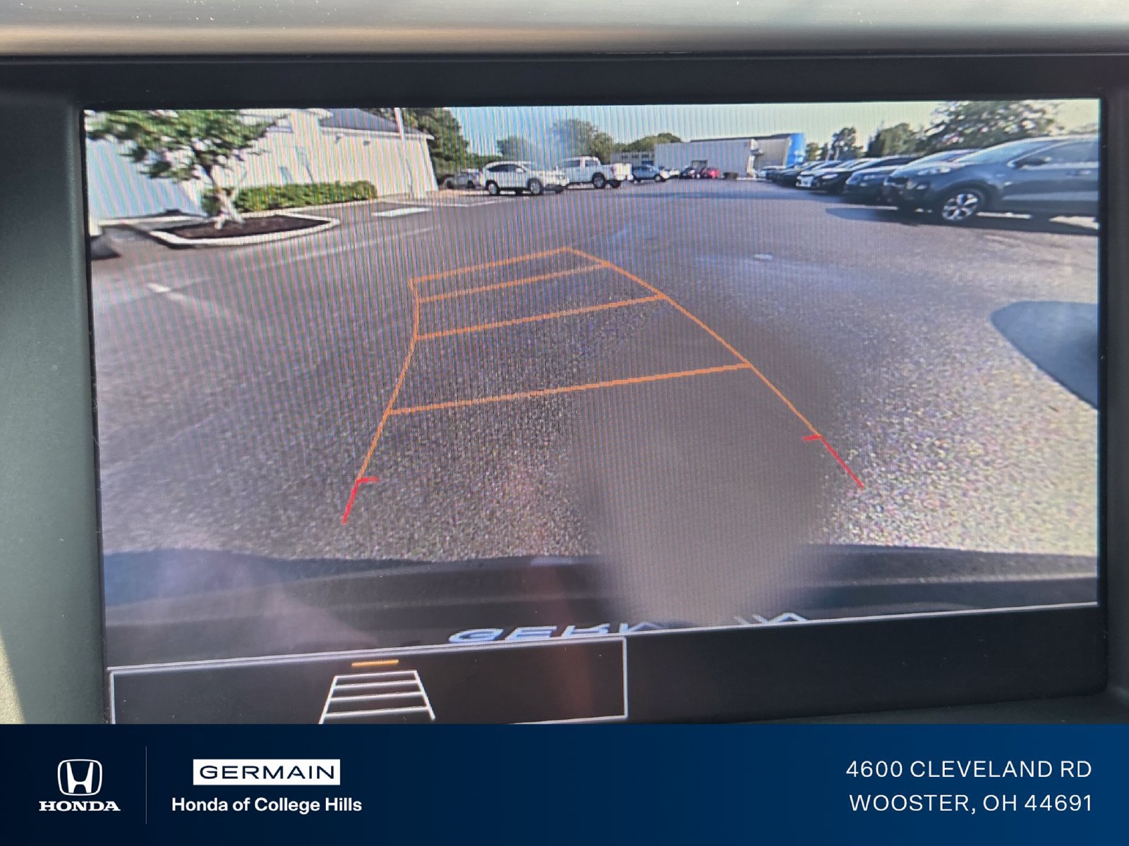 Used 2023 GMC Acadia SLE FWD image 10