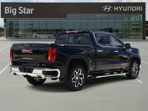 Used 2025 GMC Sierra 1500 SLT AWD/4WD image 4
