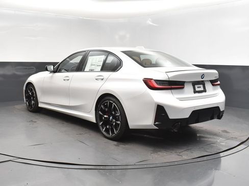Used 2026 BMW 330i Sedan w/ M Sport Package RWD image 5