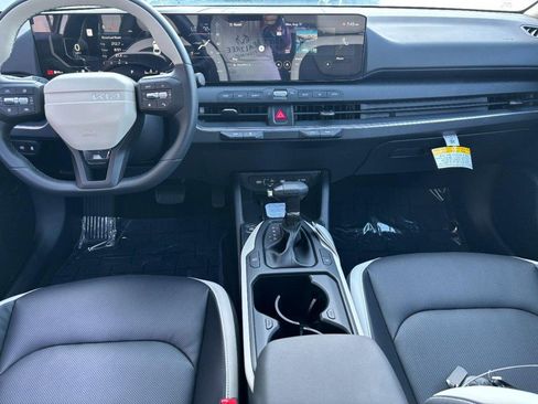 Used 2025 Kia K4 GT-Line w/ GT-Line Premium Package FWD image 12
