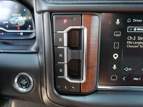 Used 2023 GMC Yukon XL Denali Ultimate AWD/4WD image 24