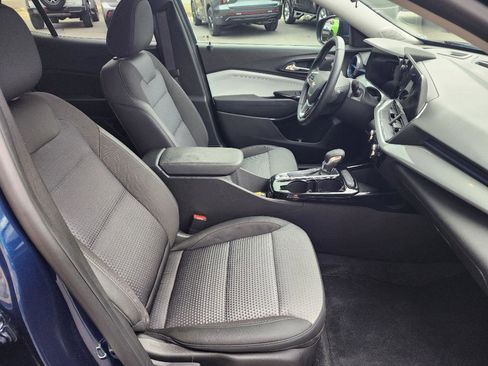 Used 2024 Chevrolet Trax LT w/ Driver Confidence Package image 13