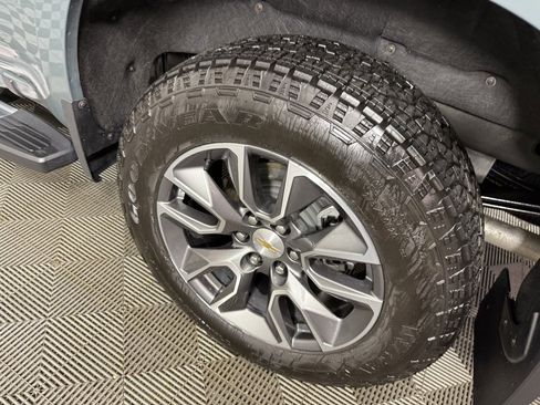 Used 2025 Chevrolet Silverado 1500 LT image 10