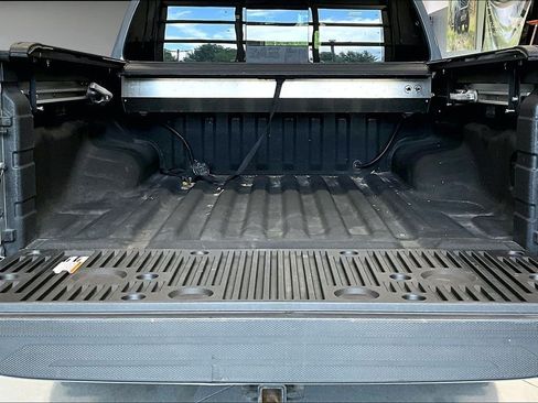 Used 2023 Nissan Frontier PRO-4X w/ Pro Convenience Package AWD/4WD image 9