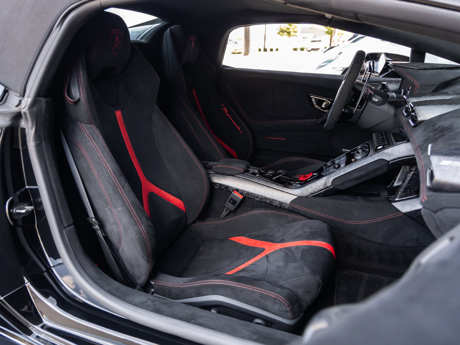 Used 2019 Lamborghini Huracan Performante AWD/4WD image 47