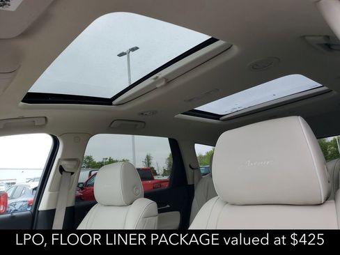 Certified 2023 Buick Enclave Avenir w/ Avenir Technology Package AWD/4WD image 7