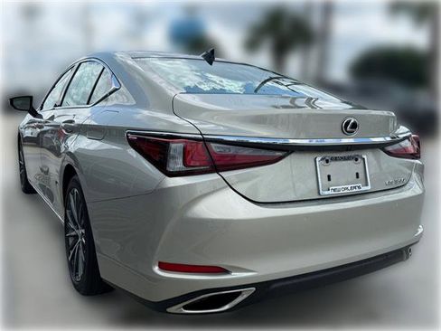 Used 2025 Lexus ES 350 w/ Premium Package FWD image 6