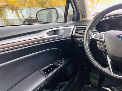Used 2019 Ford Fusion SEL image 24