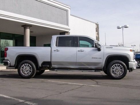Used 2023 Chevrolet Silverado 2500 High Country image 8