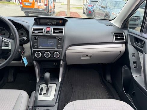Used 2017 Subaru Forester 2.5i AWD/4WD image 21