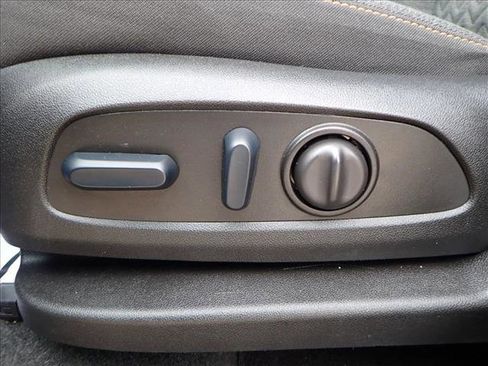 Used 2024 Chevrolet Equinox LT image 13