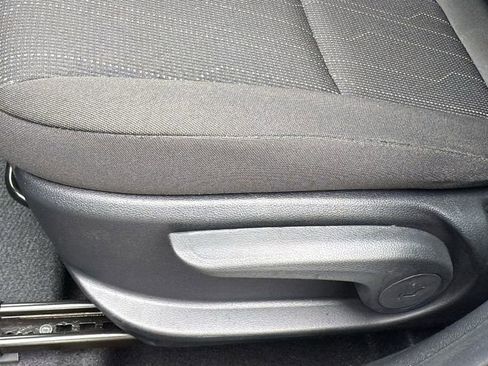 Used 2023 Hyundai Venue SE image 26