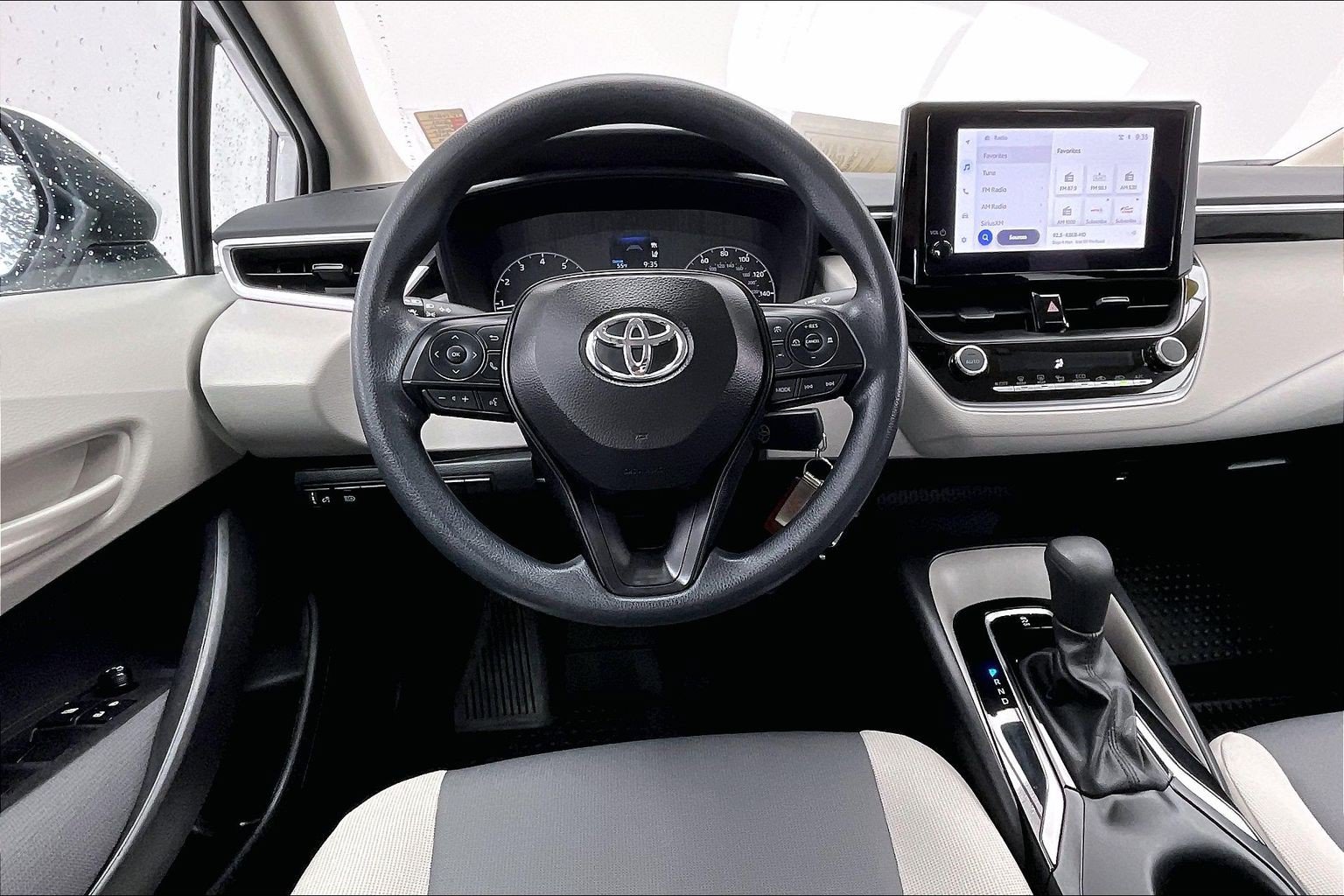 Used 2024 Toyota Corolla LE FWD image 3