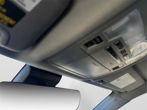 Used 2019 Toyota Highlander XLE image 27