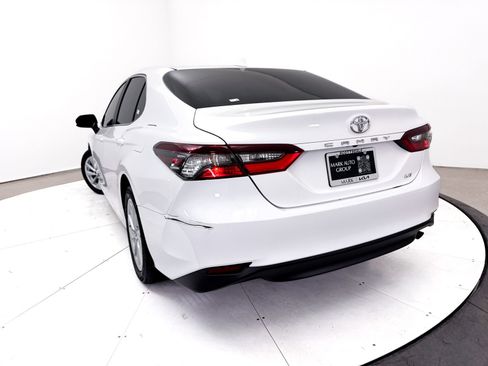 Used 2021 Toyota Camry LE w/ Carpet Mat Package (TMS) FWD image 6