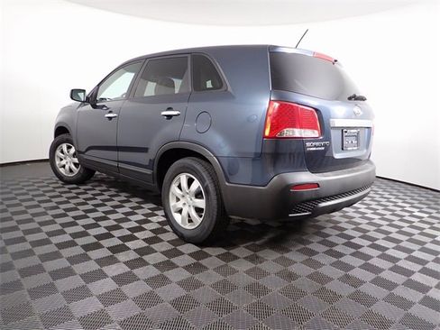 Used 2011 Kia Sorento 2WD image 9