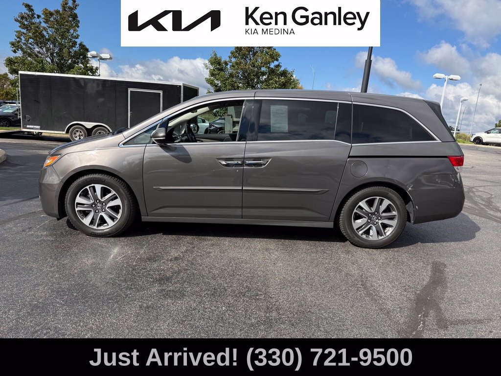 Used 2016 Honda Odyssey Touring image 2