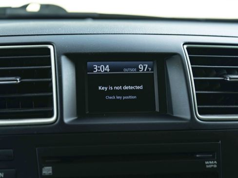 Used 2012 Toyota Highlander Limited FWD image 30
