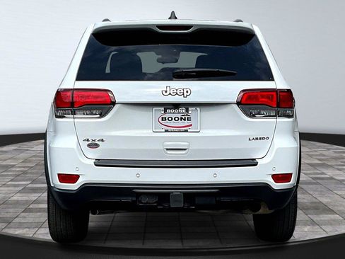 Used 2021 Jeep Grand Cherokee Laredo AWD/4WD image 9