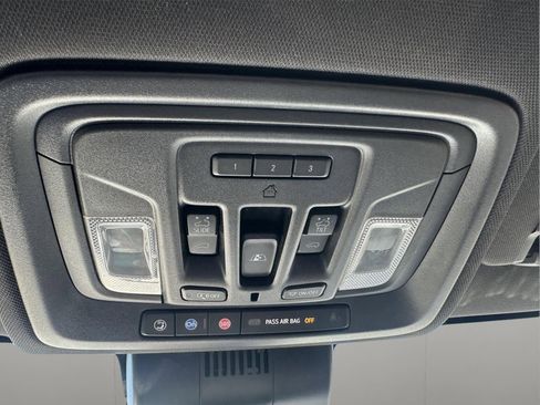 Used 2022 Chevrolet Silverado 1500 High Country image 26