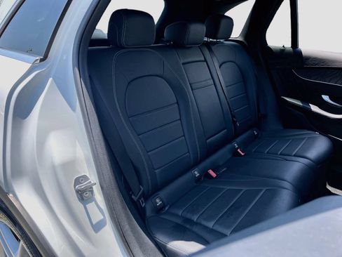 Used 2019 Mercedes-Benz GLC 300 4MATIC image 25