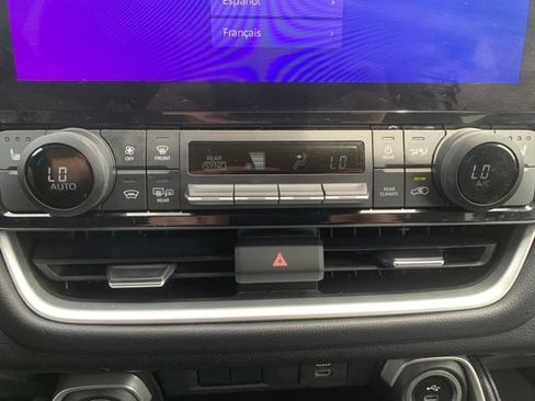 Used 2024 Toyota Grand Highlander AWD image 22