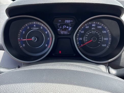 Used 2015 Hyundai Elantra Limited FWD image 13