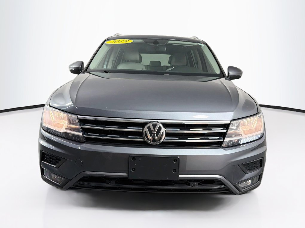Used 2019 Volkswagen Tiguan SEL w/ 3rd Row Seat Package AWD/4WD image 2