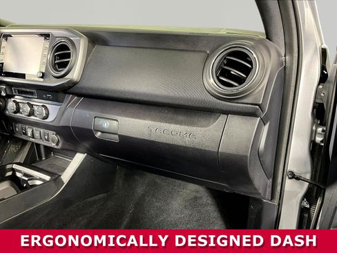 Used 2021 Toyota Tacoma TRD Sport w/ Technology Package AWD/4WD image 25