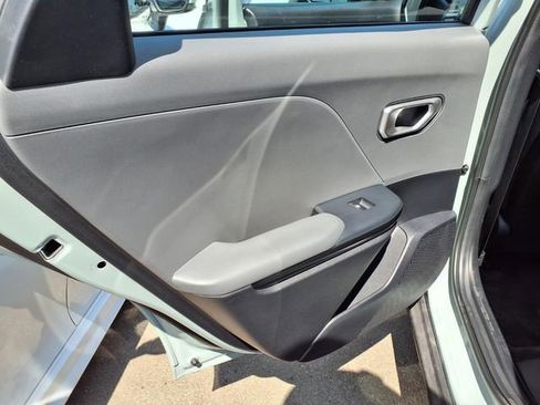 Used 2025 Kia K4 LXS image 7