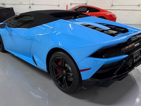 Used 2020 Lamborghini Huracan EVO RWD image 24