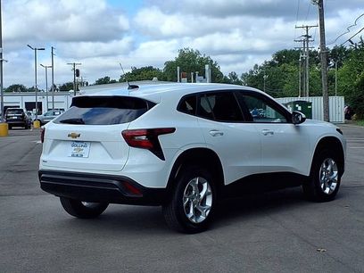 Used 2024 Chevrolet Trax LS w/ LS Convenience Package