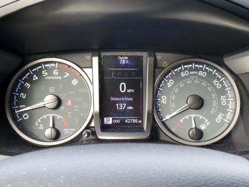 Used 2023 Toyota Tacoma TRD Off-Road image 32