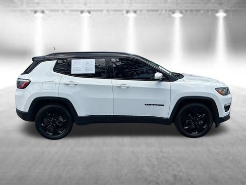 Used 2020 Jeep Compass Latitude FWD image 4