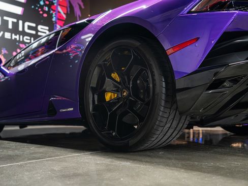Used 2022 Lamborghini Huracan EVO image 18