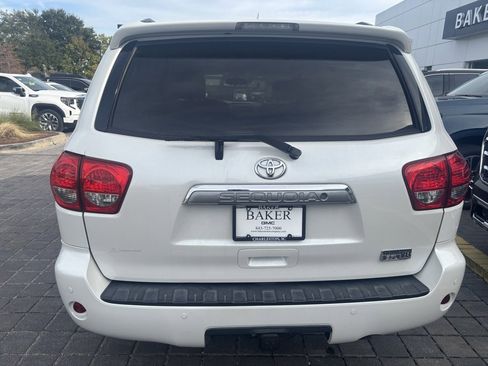 Used 2017 Toyota Sequoia Platinum image 3