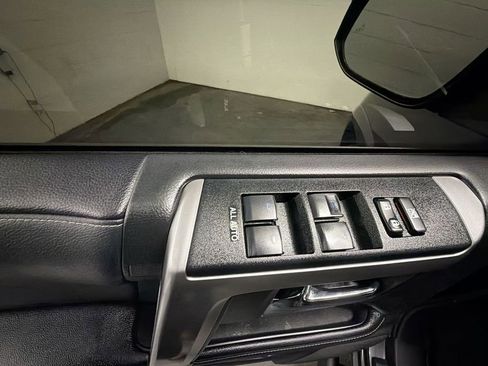 Used 2022 Toyota 4Runner SR5 Premium w/ Moonroof Package AWD/4WD image 24