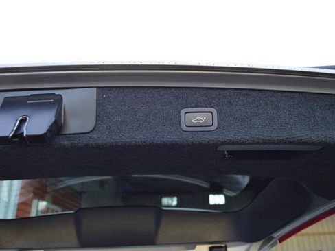 Used 2016 Volvo XC70 T5 Premier w/ Proximity Package FWD image 42