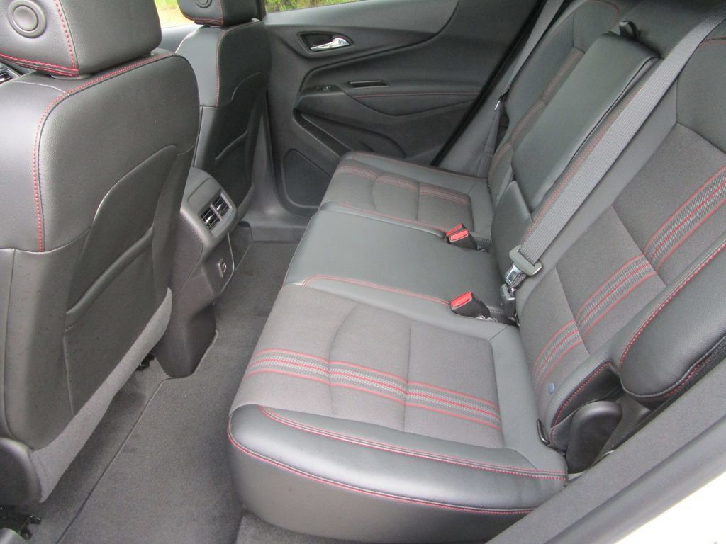 Used 2024 Chevrolet Equinox RS FWD image 19