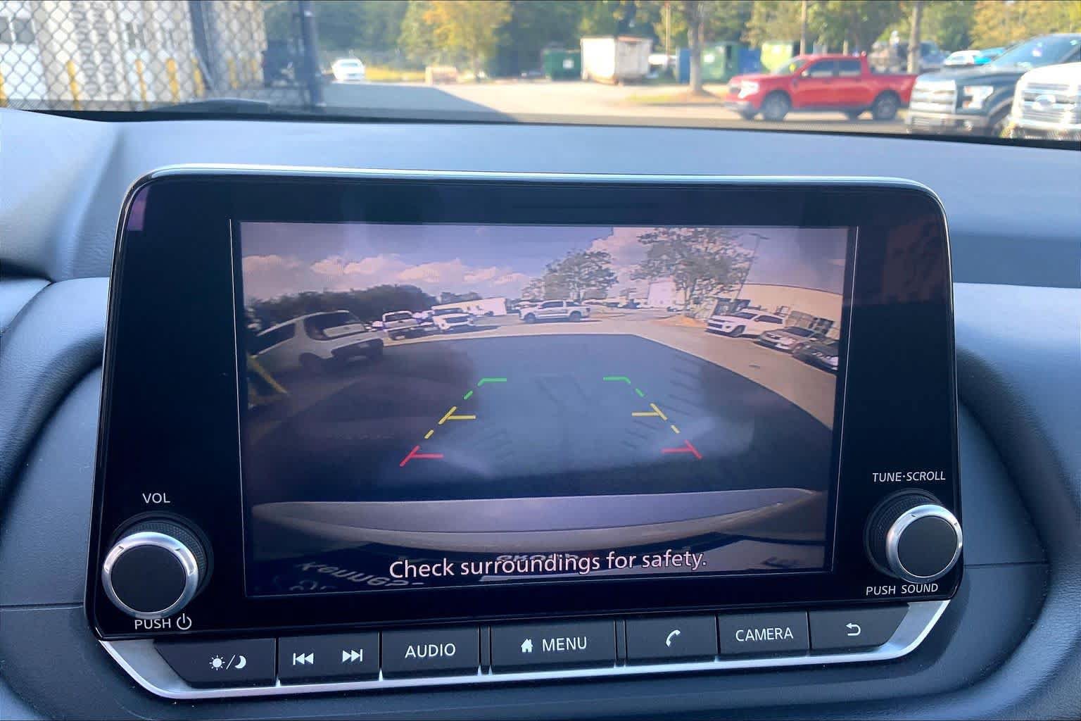 Used 2024 Nissan Rogue SV FWD image 27