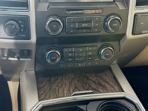 Used 2019 Ford F350 Lariat w/ Lariat Value Package AWD/4WD image 16