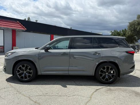 Used 2026 Lexus TX 500h AWD w/ Technology Package image 4