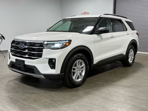 New 2026 Ford Explorer Active w/ Active Comfort Package image 8