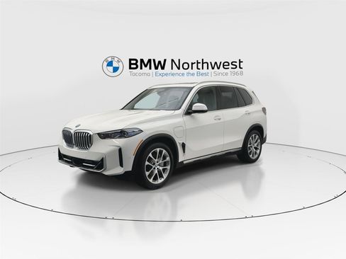 New 2026 BMW X5 xDrive50e w/ Climate Comfort Package image 9