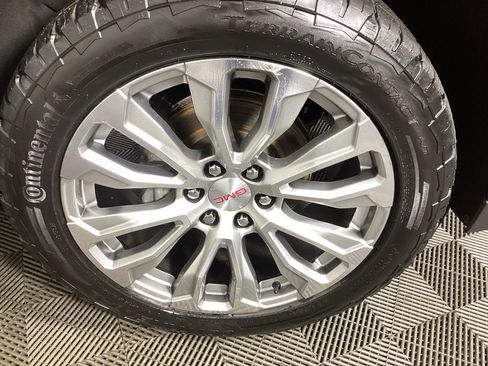 Used 2022 GMC Yukon XL Denali AWD/4WD image 7