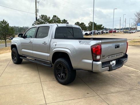 Used 2021 Toyota Tacoma SR w/ SR Convenience Package image 4