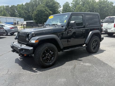 Used 2022 Jeep Wrangler Sport AWD/4WD image 3