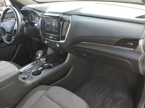 Used 2023 Chevrolet Traverse LT FWD image 21