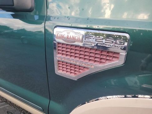 Used 2008 Ford F250 Lariat image 2